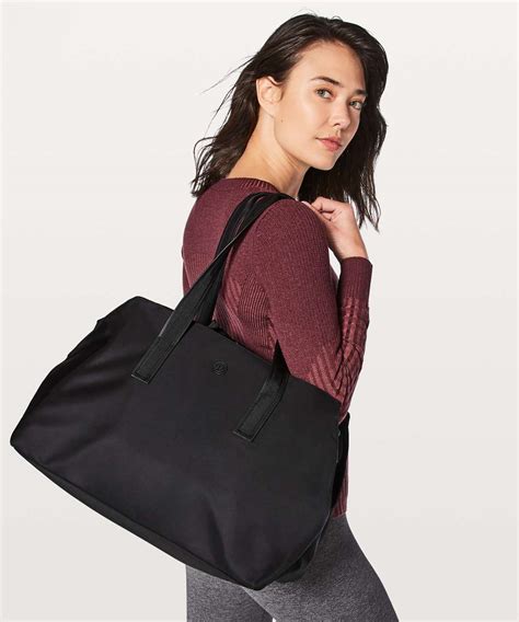 lululemon go getter bag 26l.